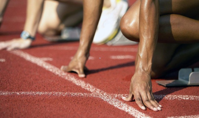 电子试玩-巴克利揭秘，费城时期个人能力更胜一筹，太阳时代凭借队友助力夺得MVP