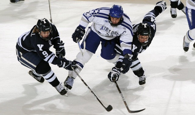 【pg模拟器】今日体育全览，国足主帅邵佳一直面专访，广东男篮CBA激战，快船意甲非洲杯亚冠赛事连台