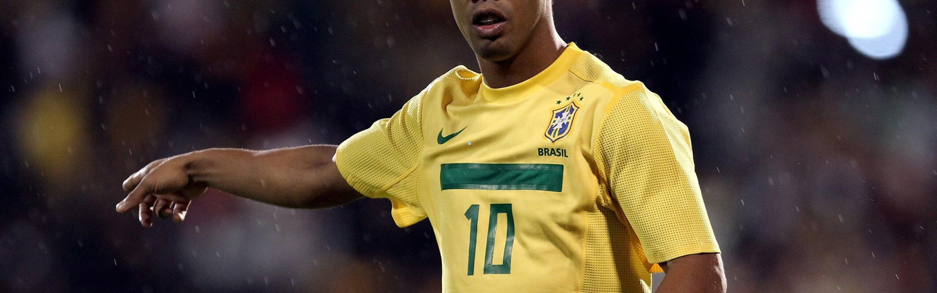 电子试玩|哈登关键时刻外线发威 连续撤步三分助队锁定胜局