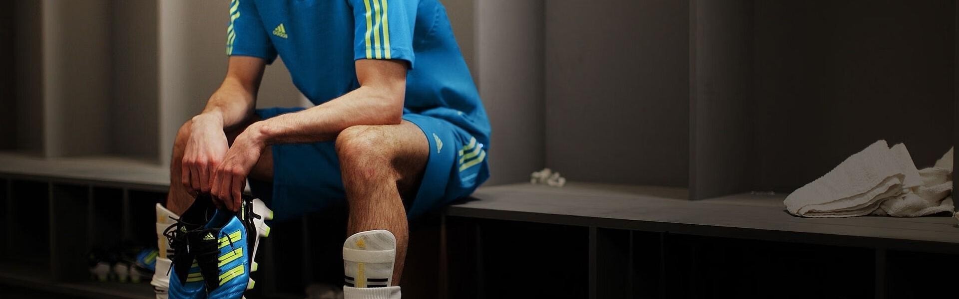 电子试玩：莱万连续两轮西甲替补未登场，科贝披露其不满情绪升级