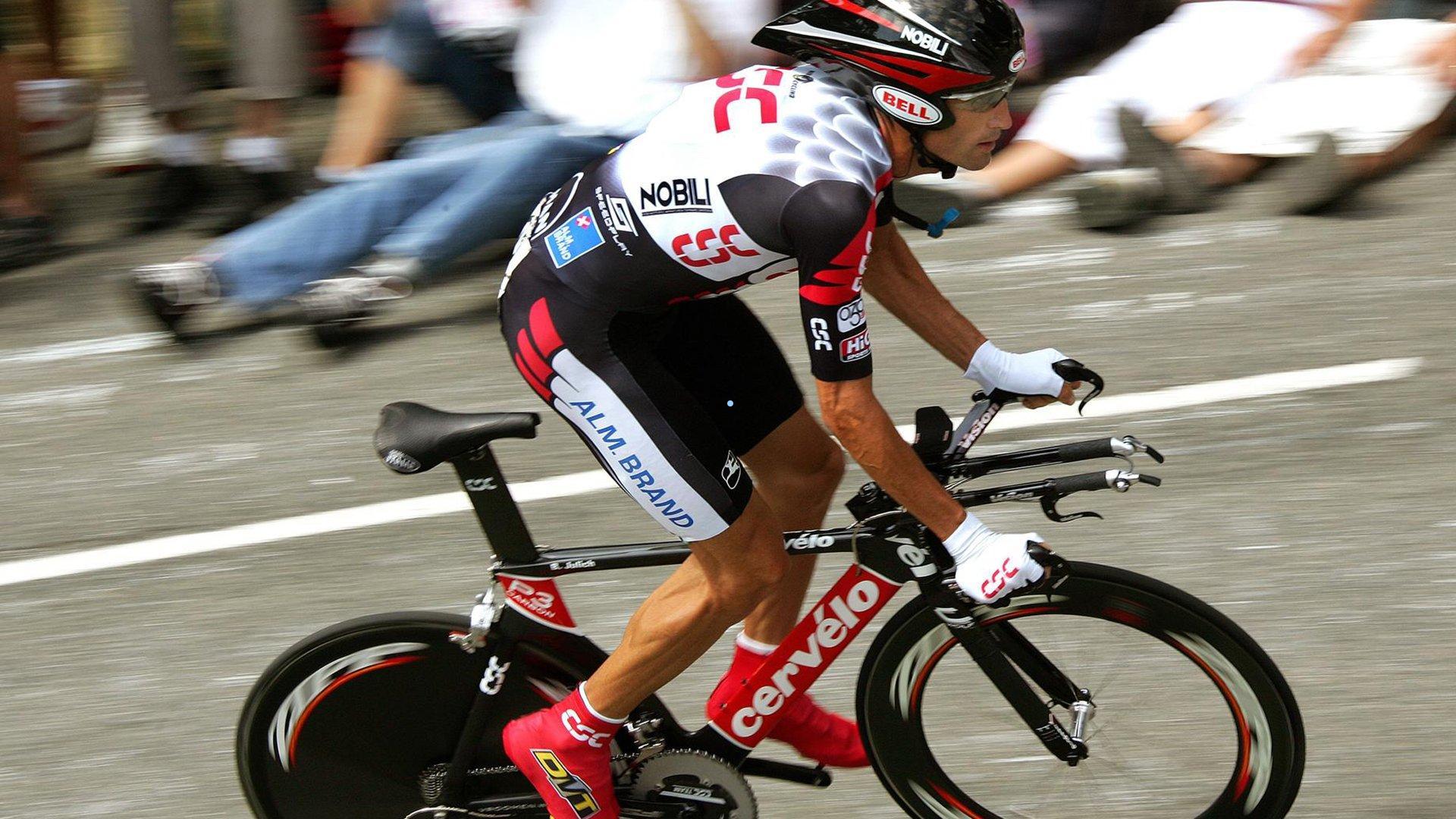 联盟重磅官宣!詹姆斯力挺东契奇,无需改变自我,全队将为他量身打造体系